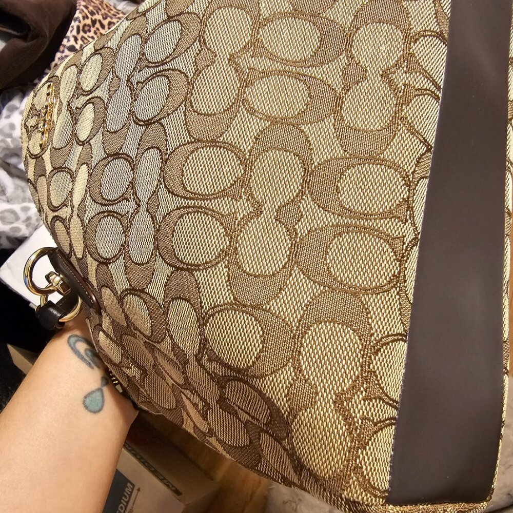 COACH Signature Kelsey Satchel - Picture 8 of 9